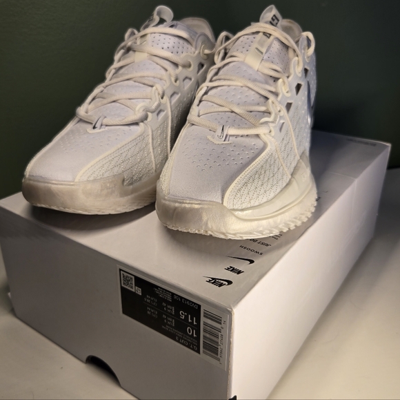 Nike GT Cut 3 White Basketball Shoes - Picture 2 of 6